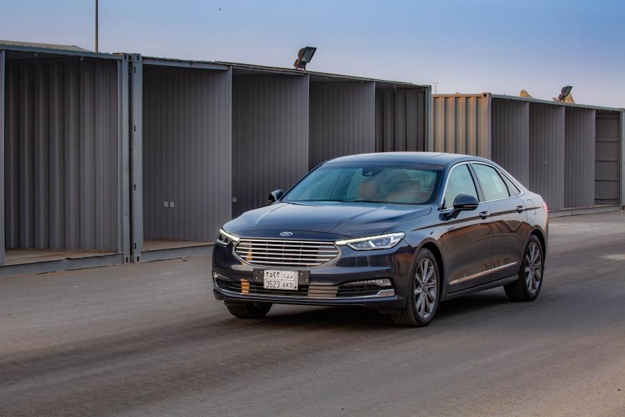  Ford Taurus Titanium 2019 года  (UAE) (фото 4 из 10)